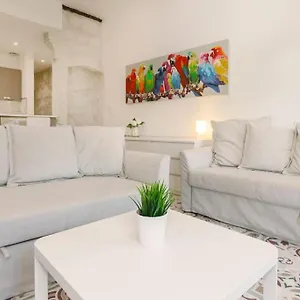 Apartamento La Loge De L'horloge - 1 Min Palais Des Papes - Ac Clim - Wifi - Hypercentre - Vue Sur Le Carrousel, Aviñón