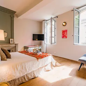 Bed and breakfast Le Petit - & A Deux Pas Du Pont D'avignon Et Du Palais Des Papes, Aviñón