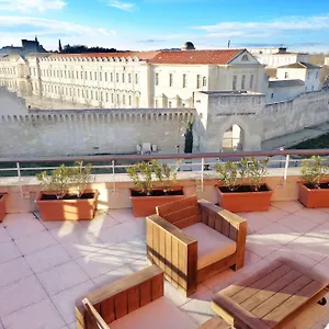 Hotel apartamentowy Sainte-marthe, Awinion