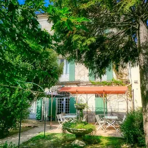 Hotel Au Saint Roch - Et Jardin, Awinion